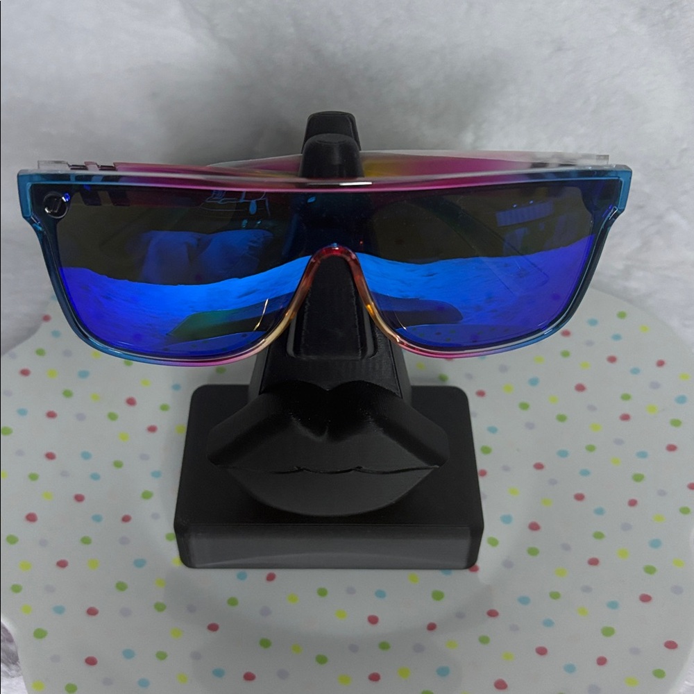 Blenders Gradient Sunglasses - Picture 2 of 4